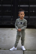 Afbeelding in Gallery-weergave laden, Army Green Washed Sweatpants - Lucky no 7
